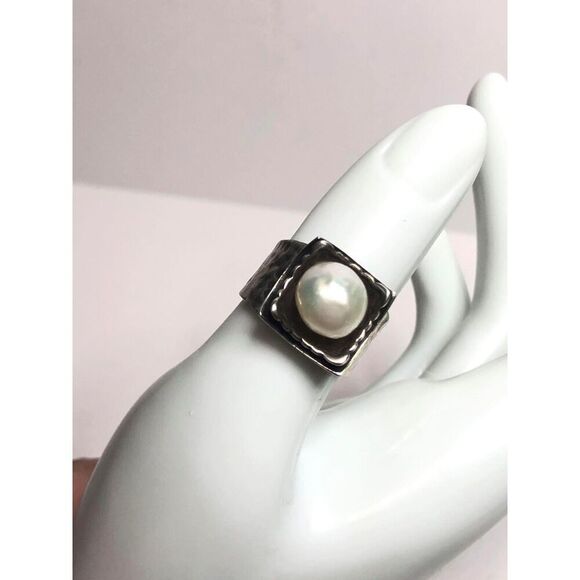 1527 Silpada 925 Sterling Silver Freshwater Pearl Ring R0898 size 7 8.33 grams - Picture 1 of 3